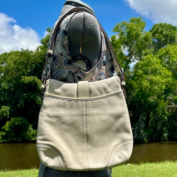 COACH Vintage Soho Soft Duffle Leather Crossbody Shoulder Bag Cream Silver 9480 - Picture 5 of 16